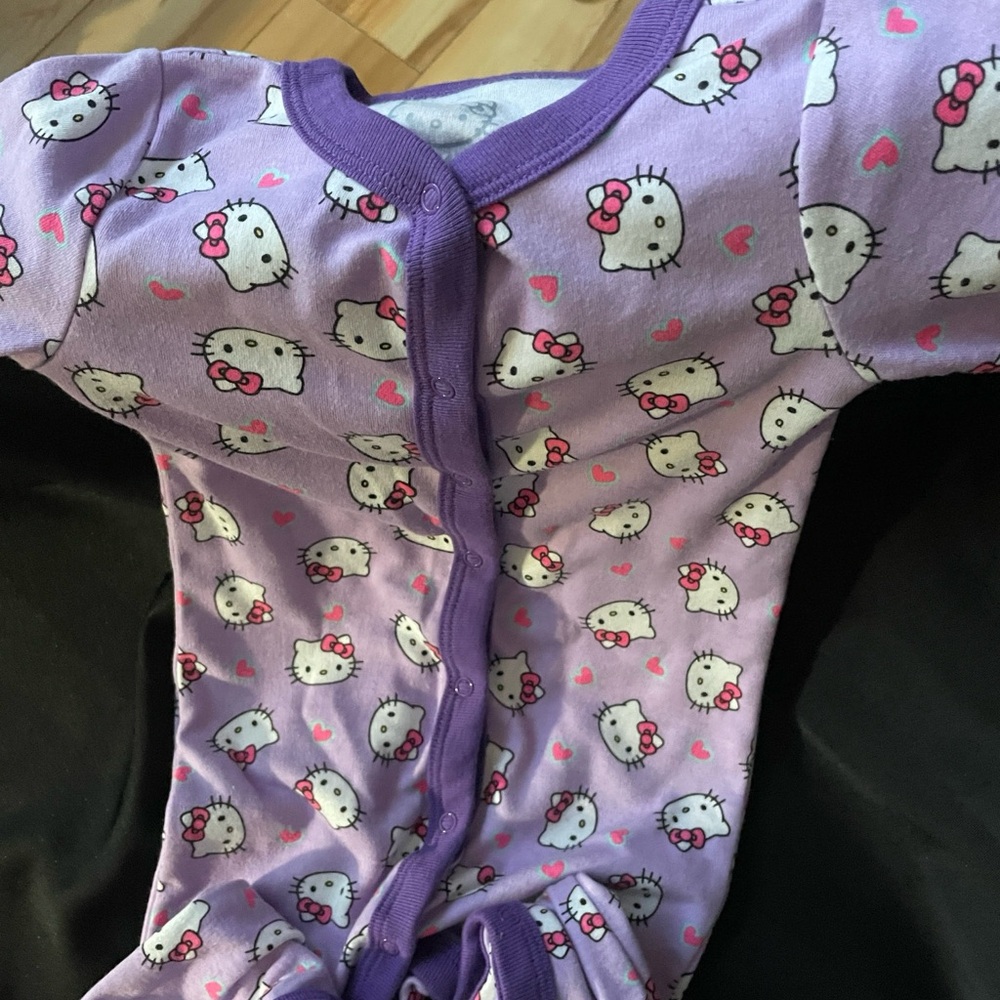 Hello kitty 12 -18 months girl purple with pink
